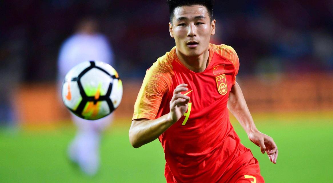 武磊脱球衣秀肌肉,武磊在国足的精彩表现