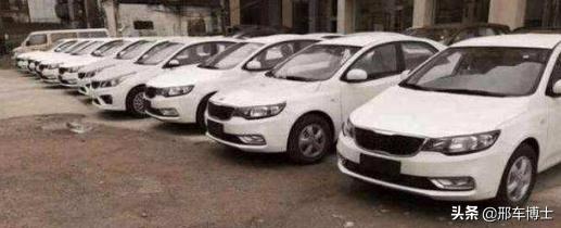 姣忓杞︿紒閮芥湁鎴块棿閲岀殑澶ц薄,姣忓杞︿紒鐨勯珮绔搧鐗岃溅