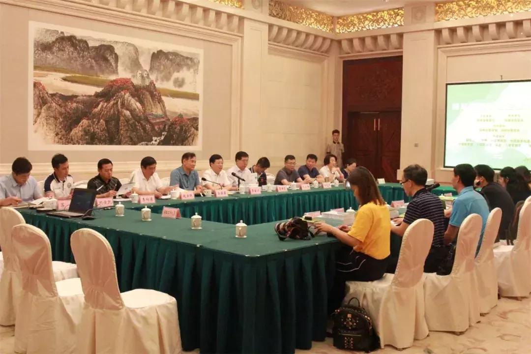 中国媒体团考察,探访全国足球特色学校