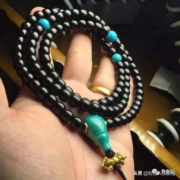 最容易盘出包浆的手串,盘玩包浆后变黑的文玩
