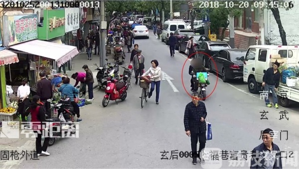 生财有“道”！男子每天“专车”到医院偷医保卡