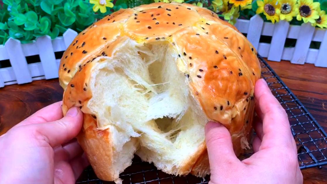 无烤箱无打蛋器无电饭煲自制蛋糕,简单的电饭锅做面包不用烤箱