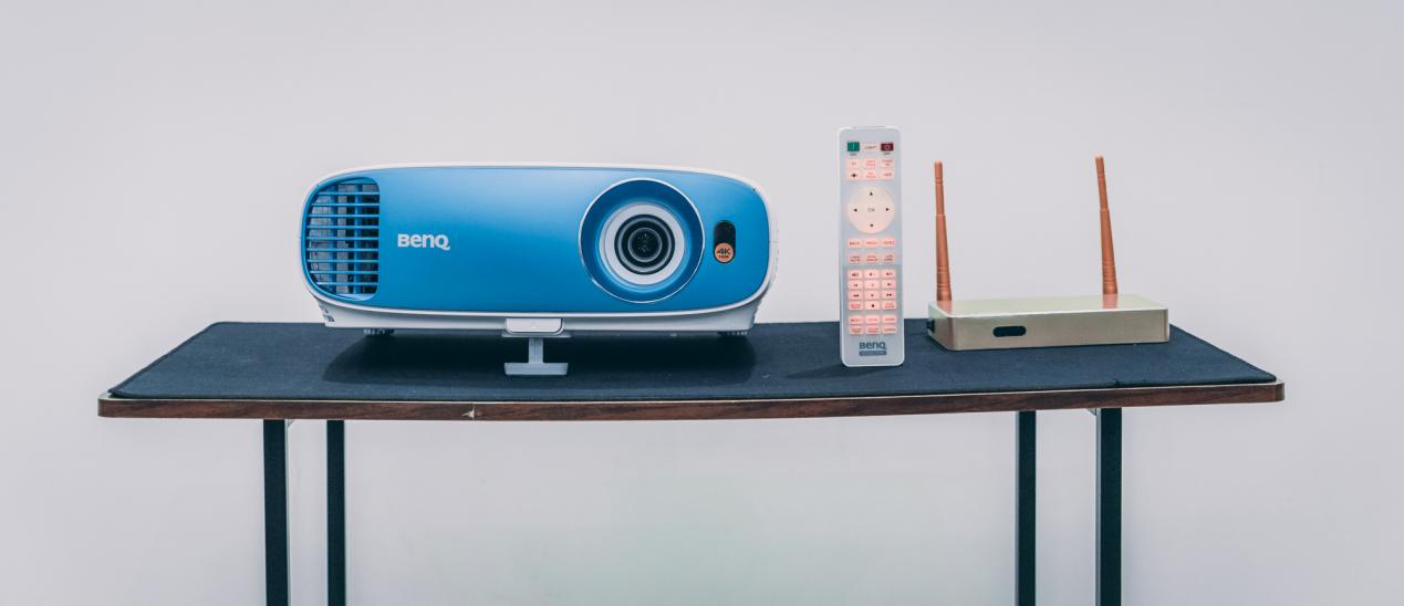 4k家用投影,4k明基tk800投影仪