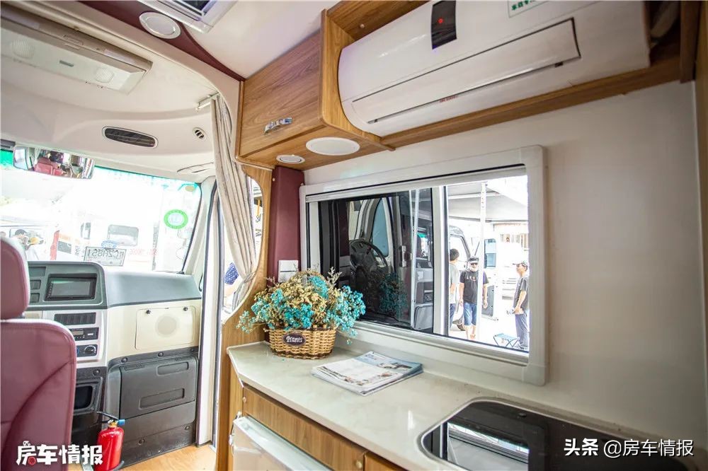 最新五菱宏光房车,五菱1.5l商务房车6万元左右