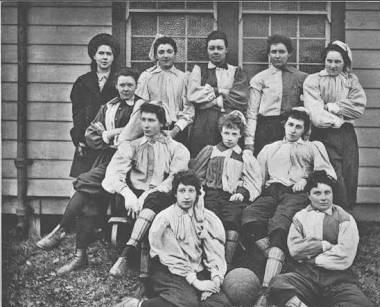 足坛各种奇葩事件,足坛奇葩故事仰卧撑