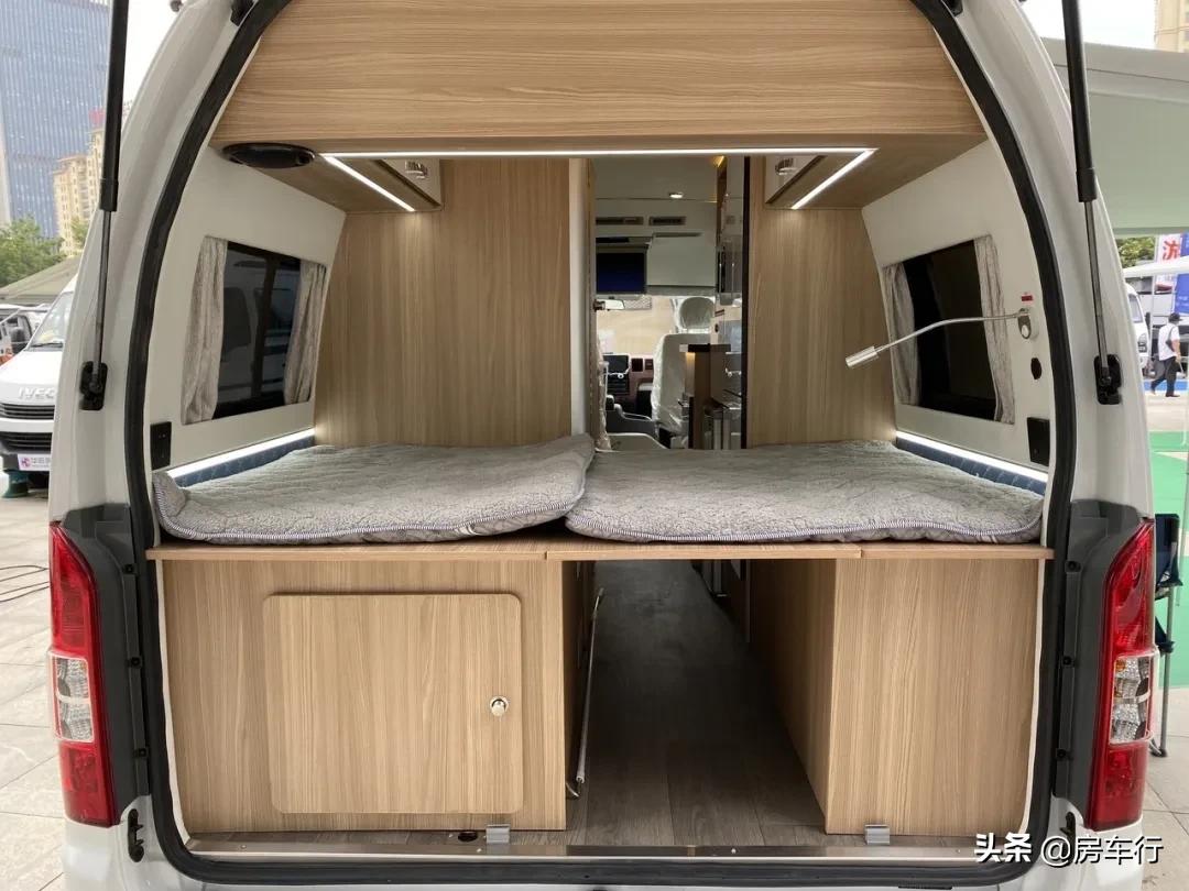 2020款福田g9加长版房车5.99米,18座福田g9二手车