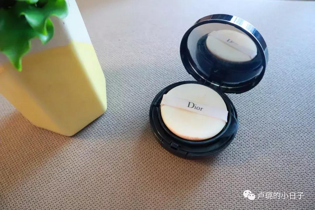 没这10样产品,我根本不敢出门!外出旅行化妆包大公开