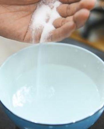 白衬衫发黄洗白小窍门不用小苏打,白衬衫发黄变白最快最简单的方法