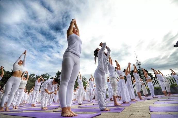 2024年国际瑜伽日最新活动,全球各地爱好者迎国际瑜伽日