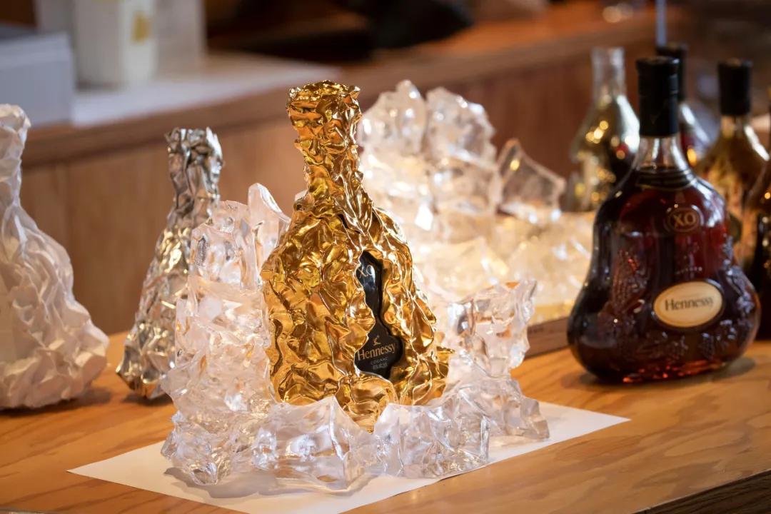 4大顶流豪车XLV/轩尼斯/见萩等与当代艺术家的碰撞