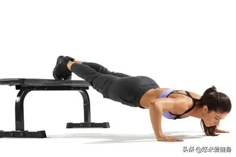 不去健身房怎么练一身好看的肌肉,新手健身房一周健身训练计划