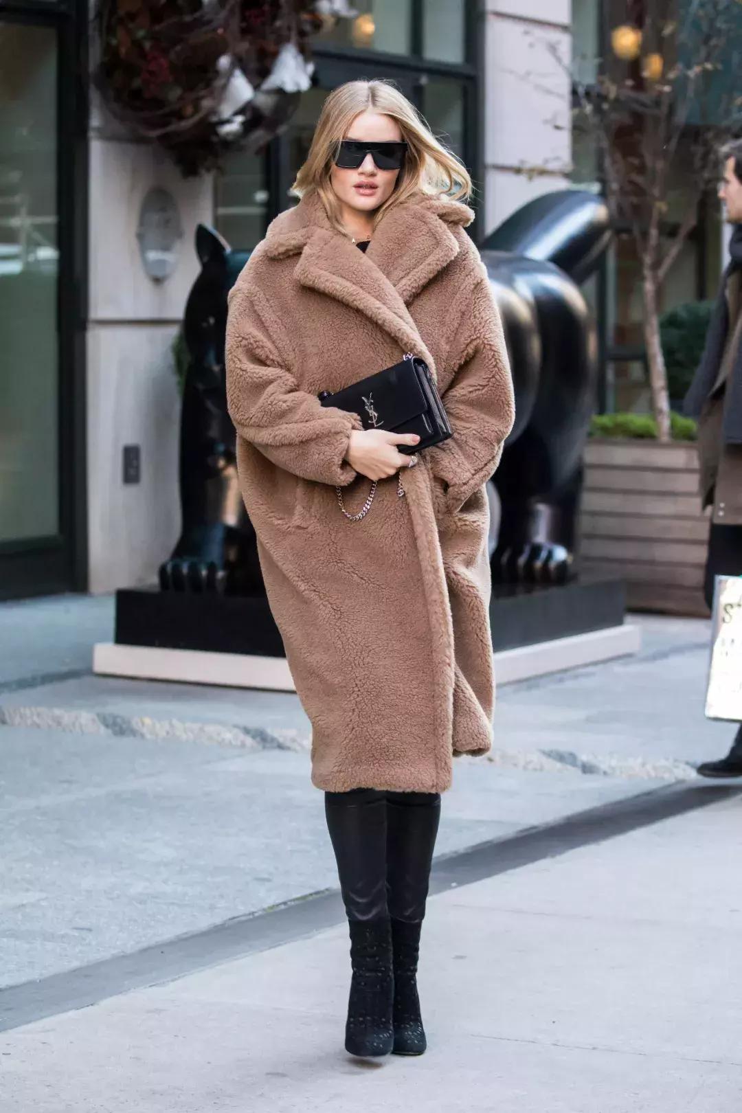 这个冬季时髦精都是这么穿大衣的,时髦的人喜欢这样穿