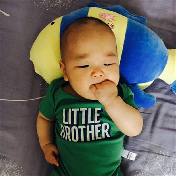 宝宝白天哄睡难,易哭闹,“并觉期”来临,宝妈可以尝试这样做