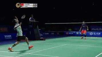 羽毛球手腕发力技巧正手高远球,羽毛球后场高远球挥拍发力细节