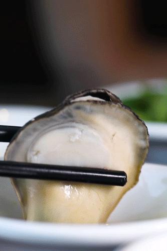 宝安人的顺德饭堂，生蚝用木桶蒸，还加黑松露