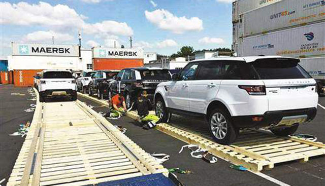 干嘛老盯着合资车，这十大平行*口车进**好开不贵，丰田就占了四款！