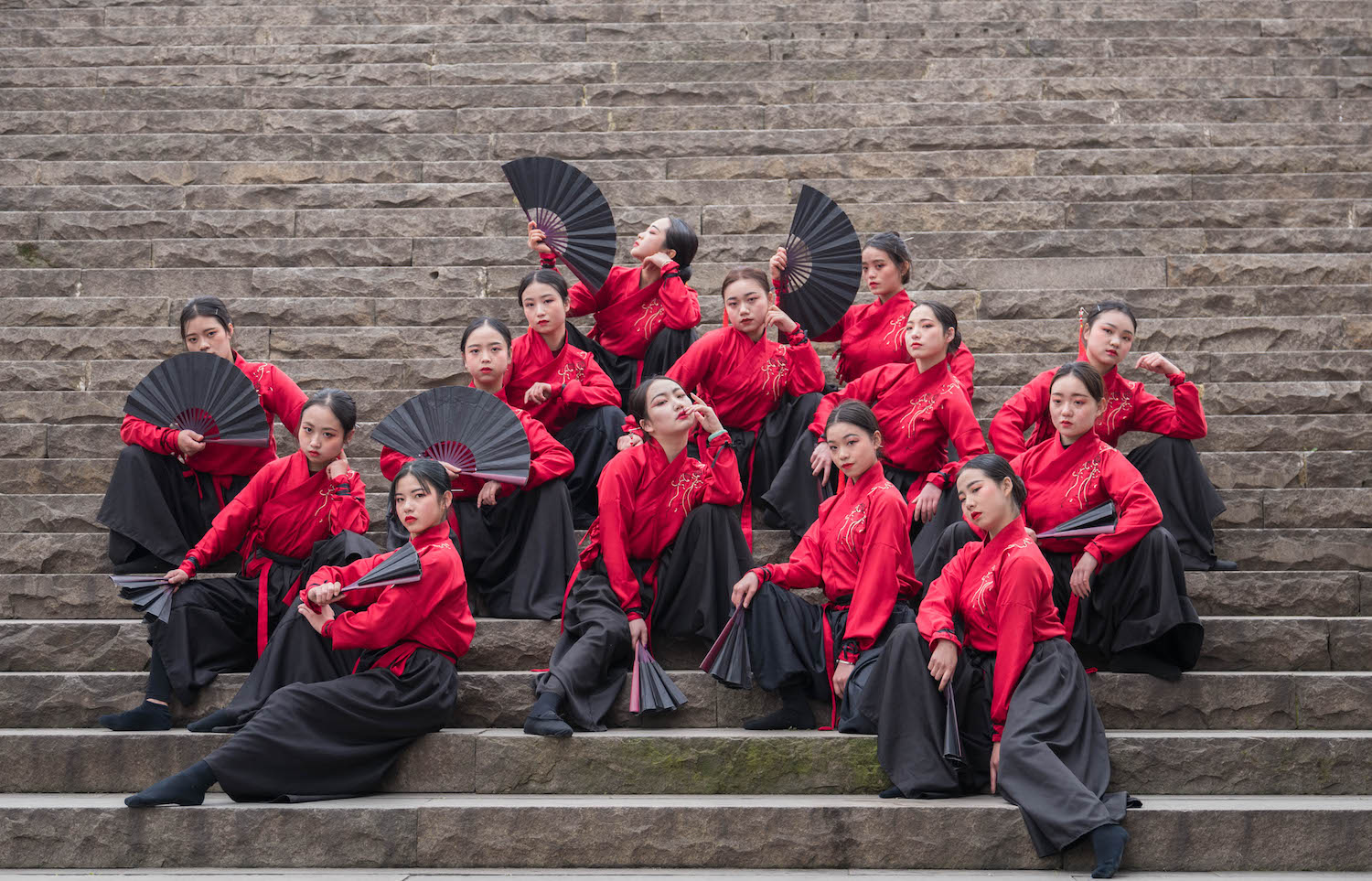 绌哄鐬棿鍙樿韩濂冲叺,绌哄蹇棯鏄ョ鑸┖