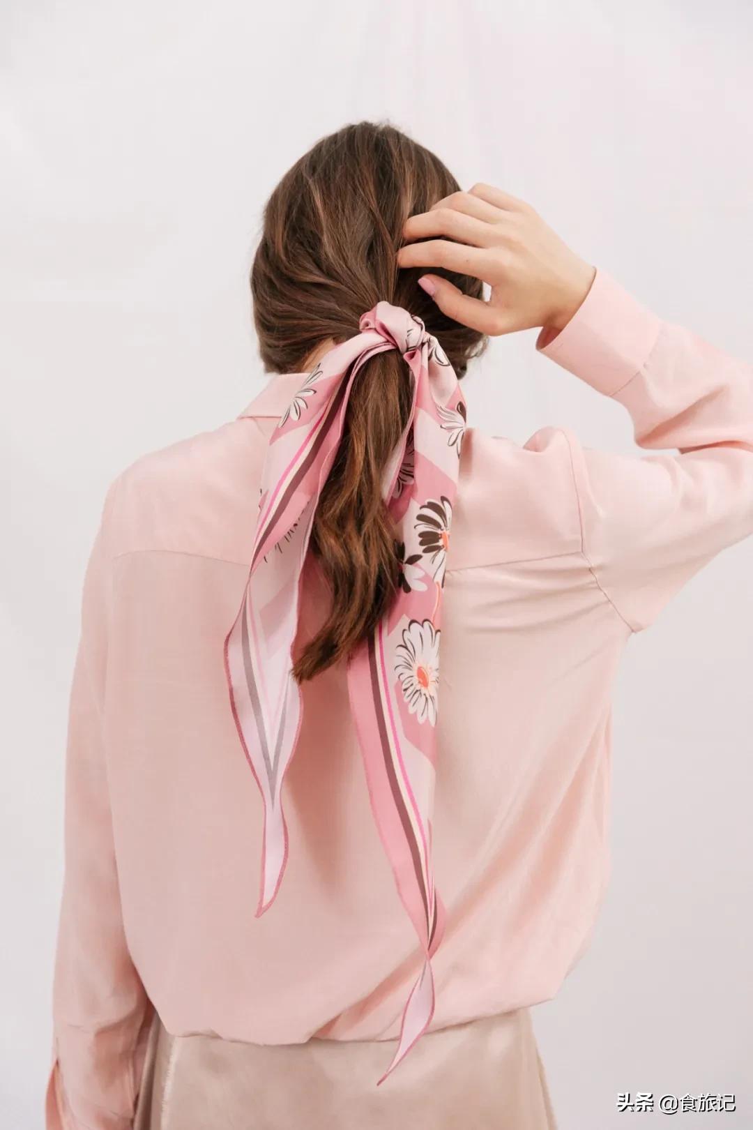 不要拒绝丝巾,正如不要拒绝春天