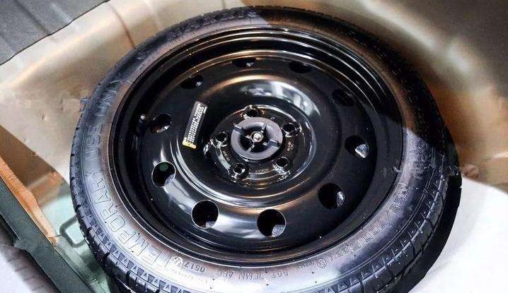 轮胎上的字母数字都代表什么意思,轿车轮胎上的字母和数字表达什么