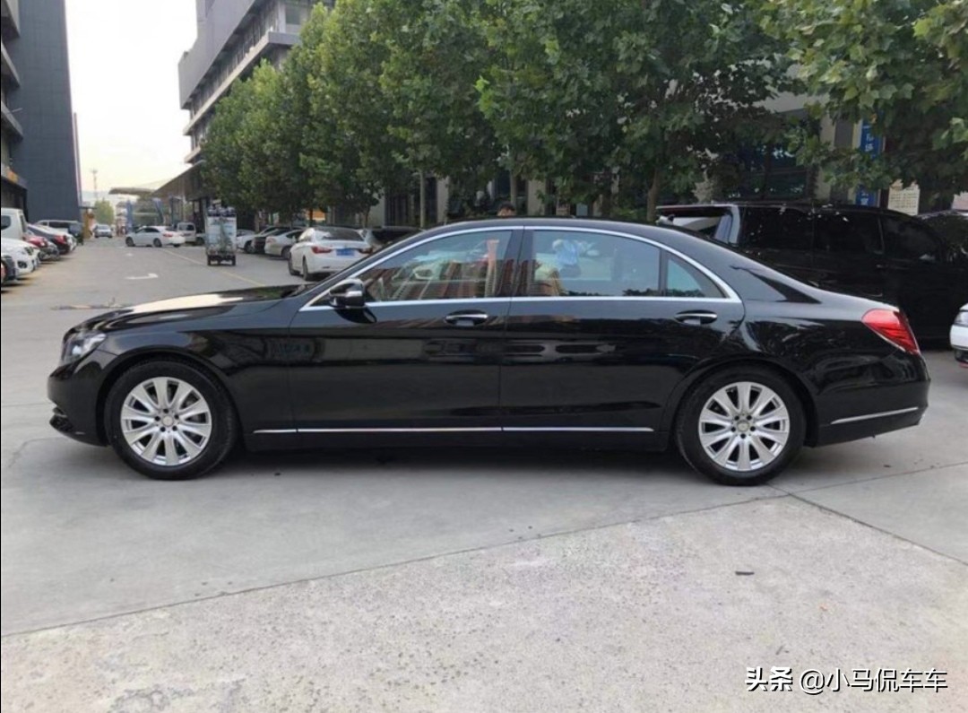 家庭年收入50万贷款200万,月入多少能买奔驰s350