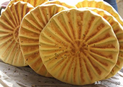 酒泉人面食视频,甘肃过年炸的面食酒泉