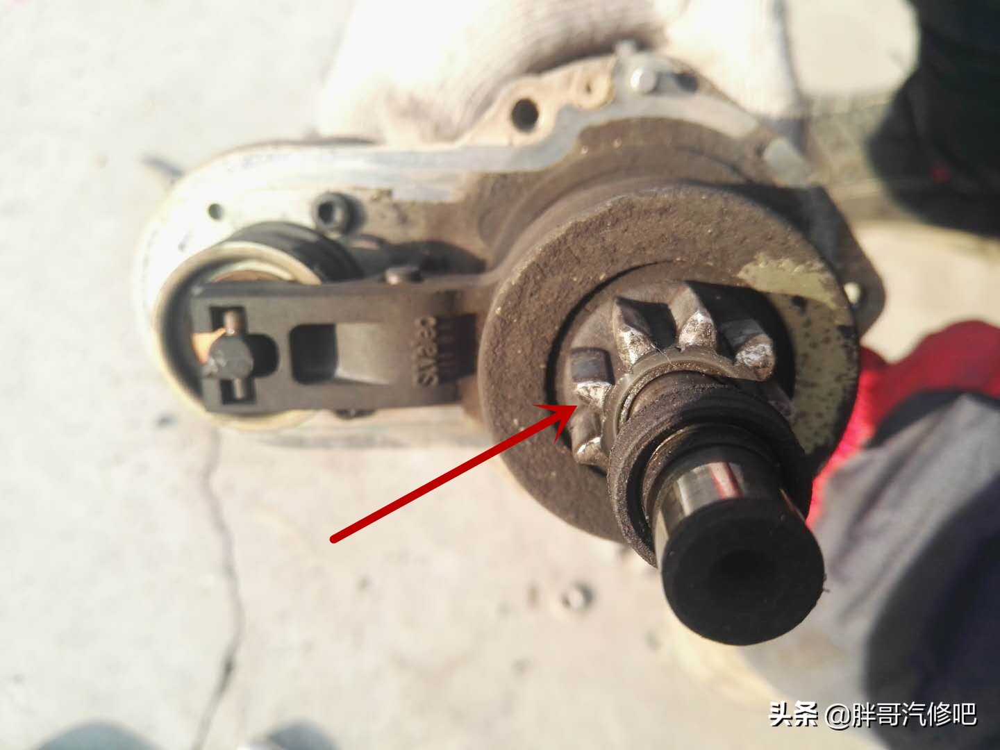 别克凯越更换起动机碳刷教程,凯越起动机马达更换碳刷图解
