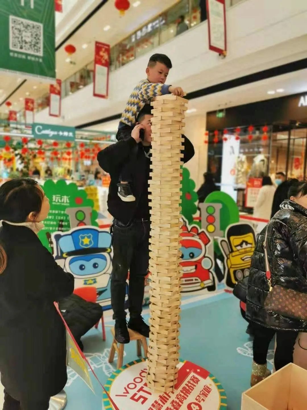 布局线下新零售，玩木乐园*局破**获客难、坪效低