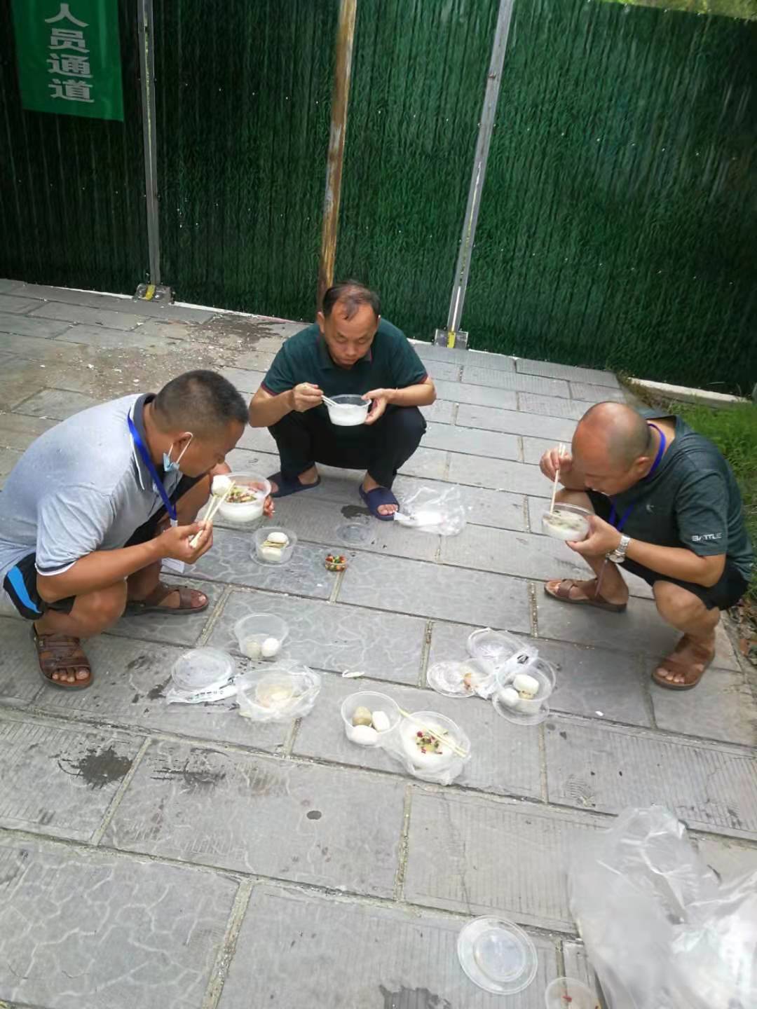 奋战疫情一线的医护们,抗击疫情奋战一线医护