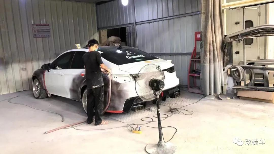 凯美瑞高达涂装,高达改色车膜凯美瑞