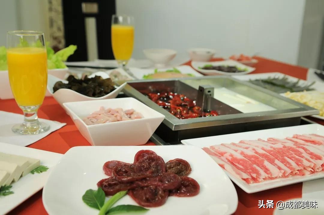 成都这家火锅才是正宗重庆味道,成都这家火锅店充满情怀适合闲聊