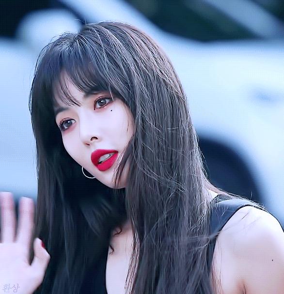 泫雅超高人气,泫雅被称为南韩第一腿精