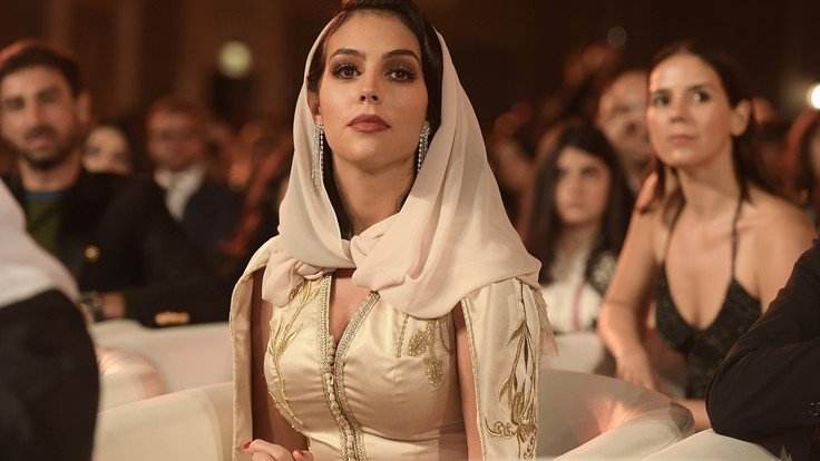 c罗个人资料感情历史,c罗的情史和球技一样精彩