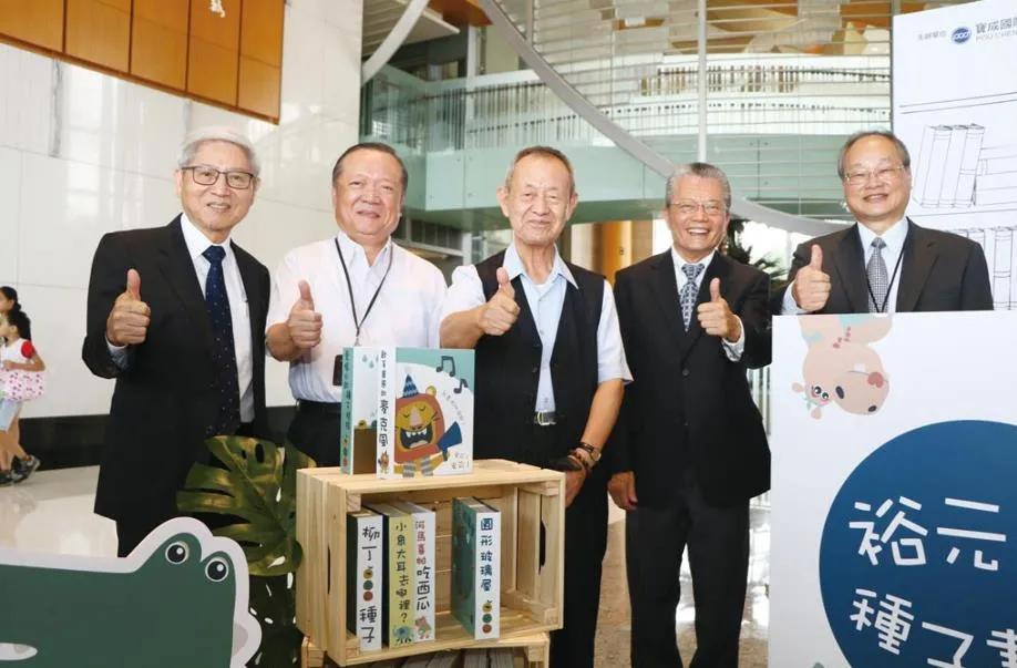 世界足球鞋排行第一 (世界上最强的足球鞋)