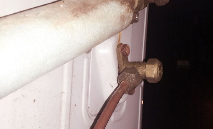 空调漏水是什么原因及解决办法,空调有水滴声是怎么处理