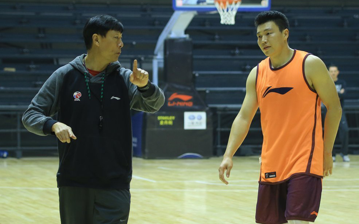 李根为什么在球员通道拿冠军,李根生涯巅峰时刻