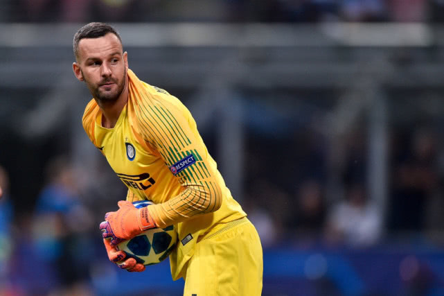 奥布拉克成为队史出场最多的门将,马德里竞技门将奥布拉克是哪国人