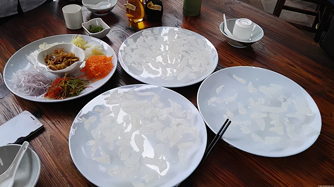 刺身吃多了寄生虫,吃刺身吃到寄生虫会有什么感觉