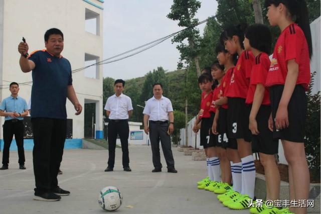 薄弱乡村学校结对帮扶活动方案,宝丰县周庄镇中学足球队