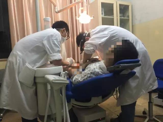 如果医护人员出摊，他们能提供哪些服务？结局亮了