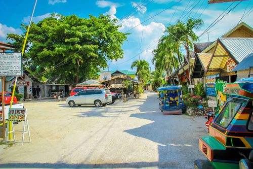 拿着1万在国内旅游能维持多久,国内旅游还没走完有必要去国外吗