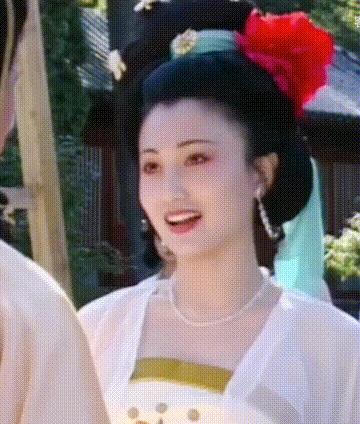 拒当纸片人！影视剧中那些美出天际的丰满女神