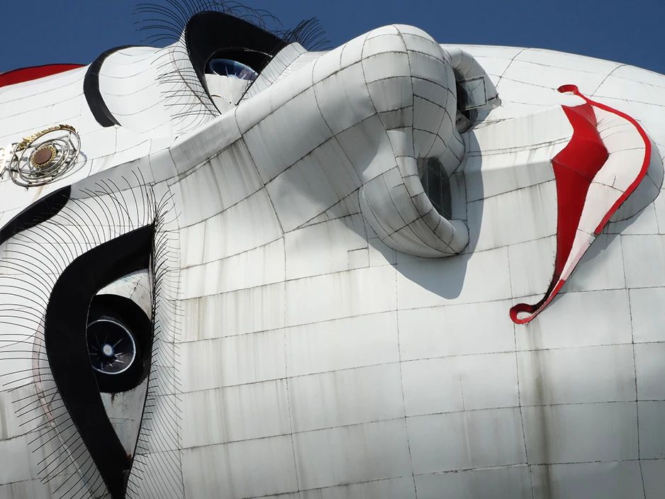 盘点那些巨大到让人害怕的雕像,那些被藏在森林里的巨大雕像