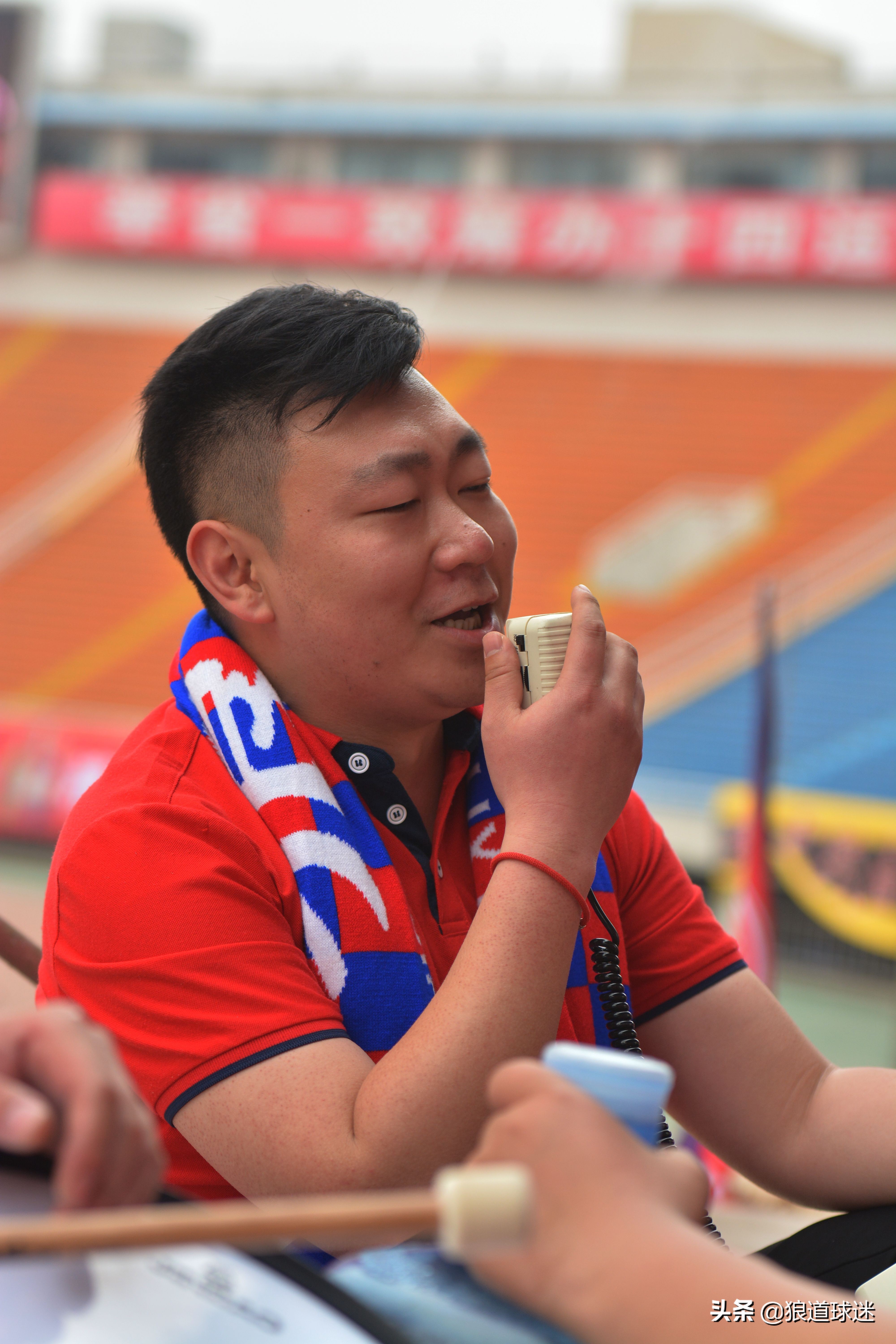 为长安竞技写歌的痴心球迷——毛毛