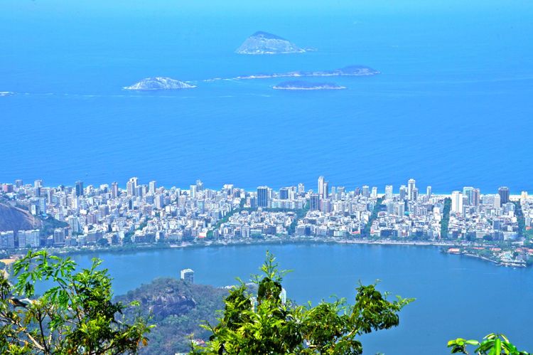 足球王国是哪个国家,南美洲足球环境最好的国家