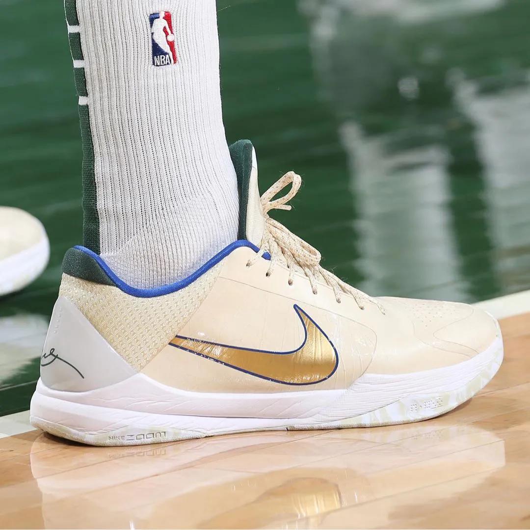 詹姆斯上脚安踏,nba球星上脚的安踏