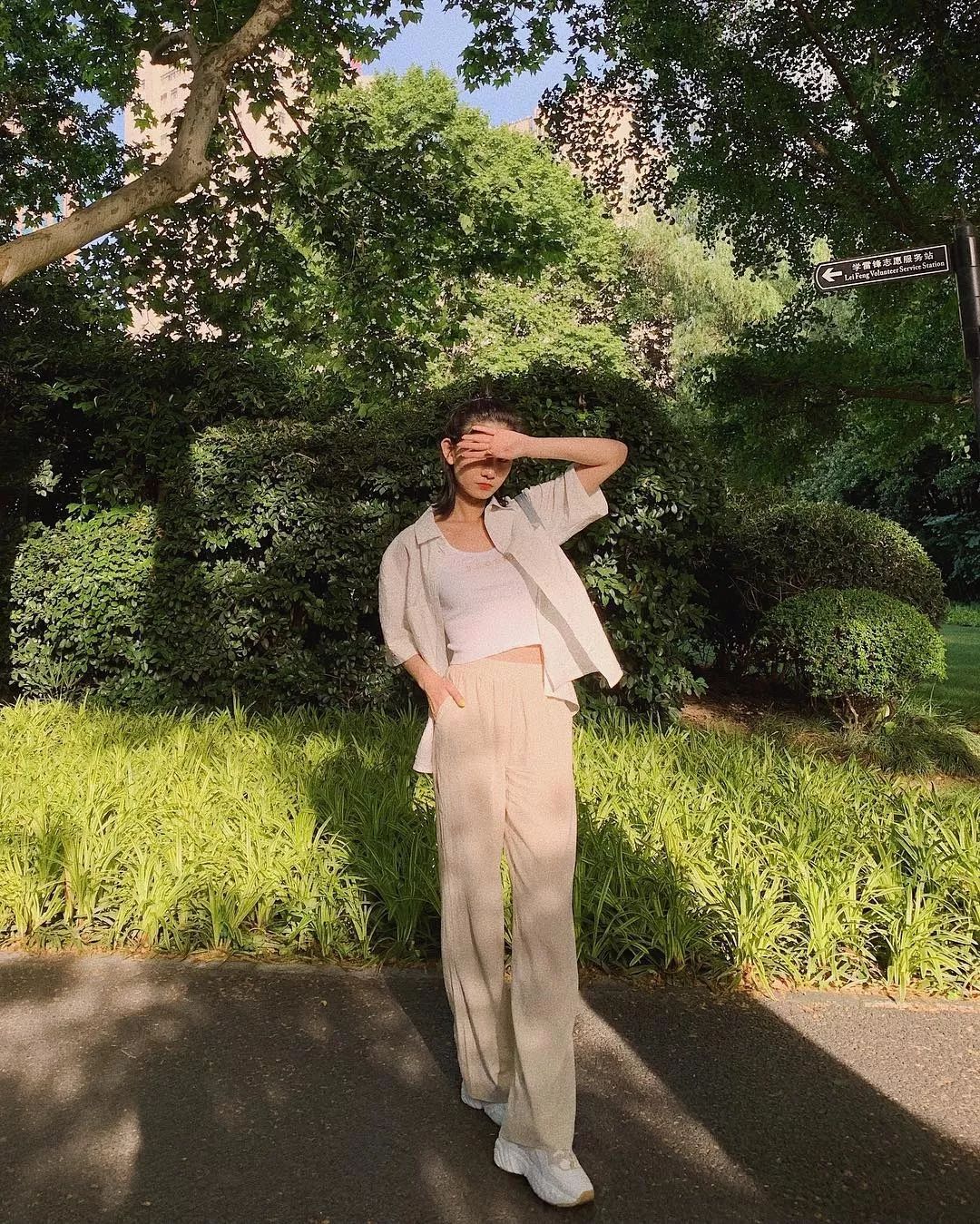 “凉凉裤”火了!一条凉凉裤=防晒+舒适+显腿长,小个子也适合