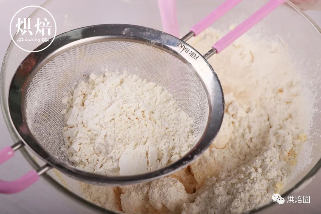 凤梨酥酸甜可口,凤梨酥馅炒成凤梨糖了