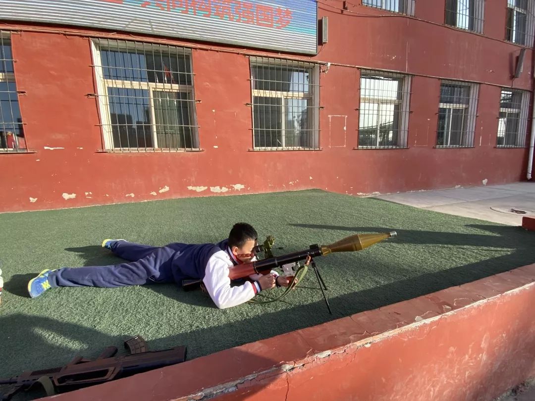 小学国防教育进校园,县街小学国防教育