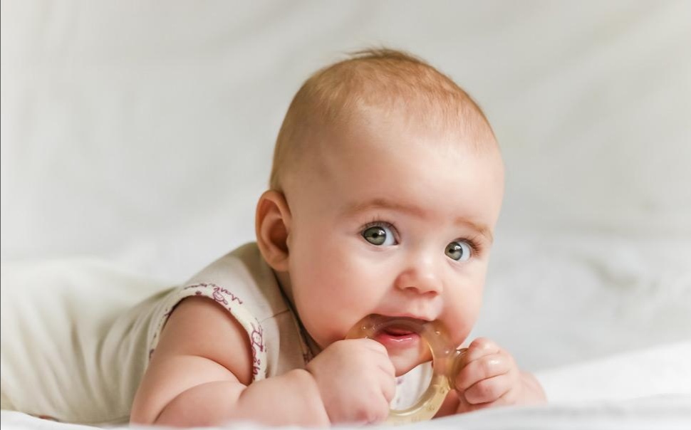 缺钙缺铁的宝宝有什么症状,宝宝缺钙缺铁缺锌的表现