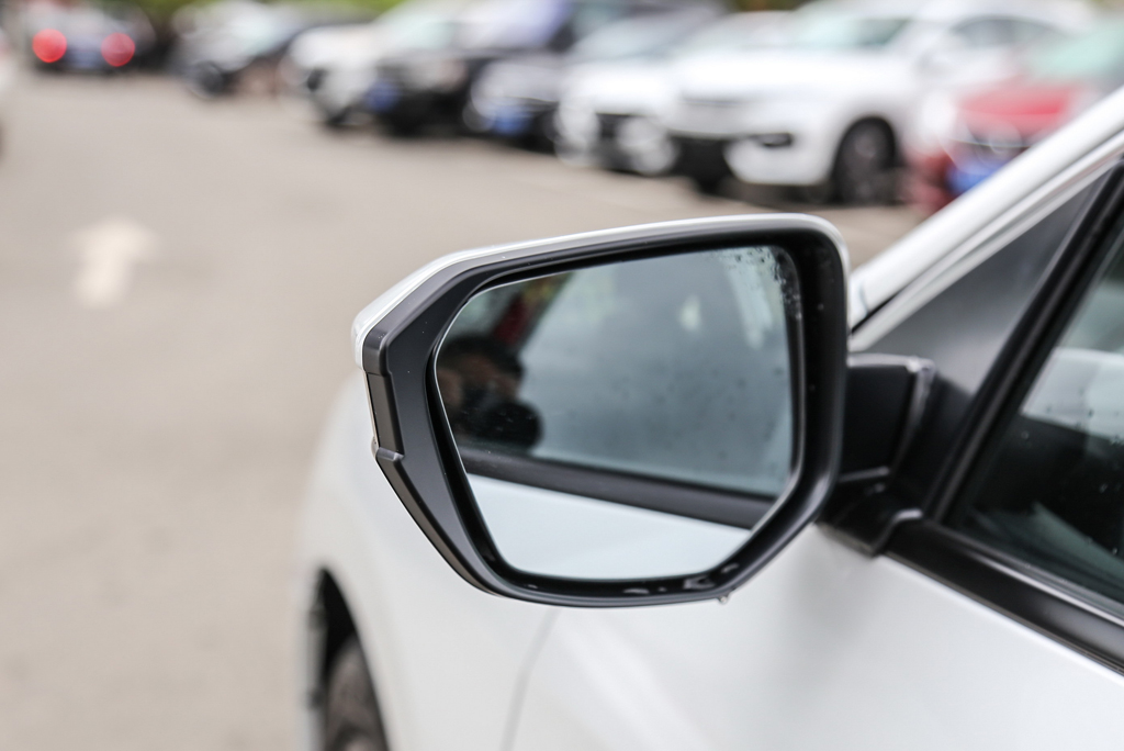 想买新车先看哪些,2022款思域买哪个配置最划算